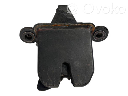 Aizmugurējā pārsega slēdzene