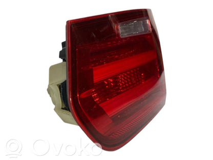 Taillight in the hood