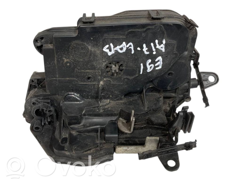 Aizmugurē slēdzene