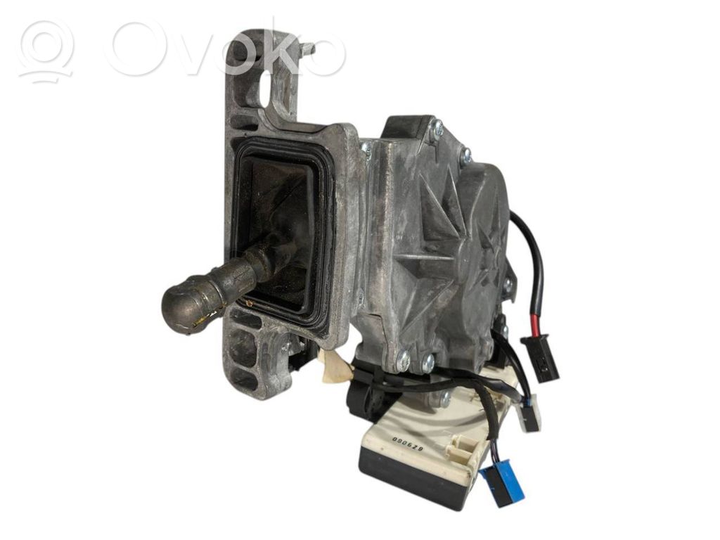 Aizmugurējā pārsega pievilcējs