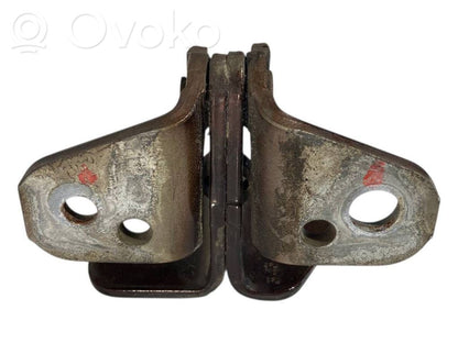 Priekšpusē augšējā vira (eņģe)