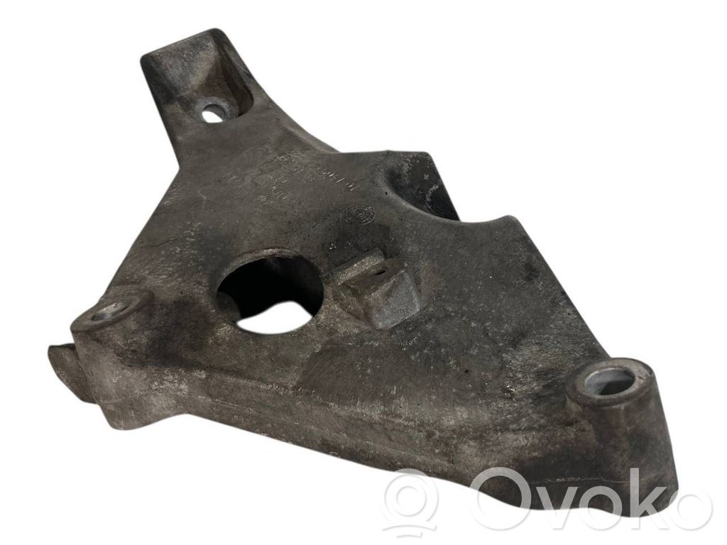 Dzinēja nostiprināšanas stiprinājums-kronšteins