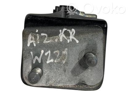 Aizmugurē augšējā vira (eņģe)