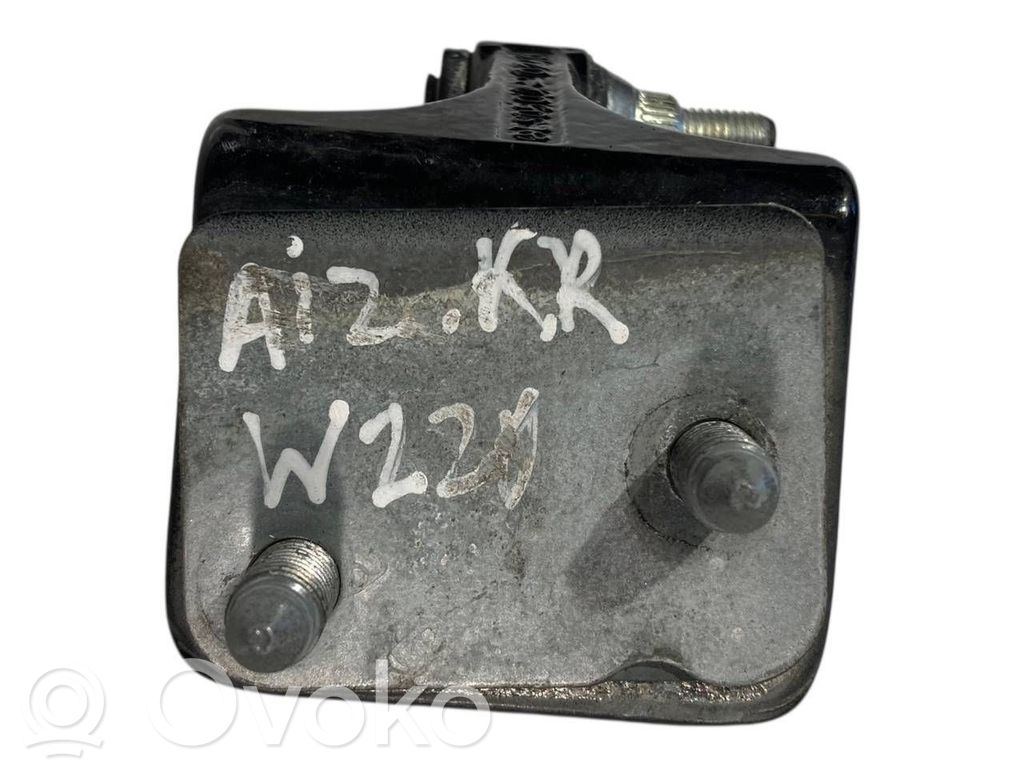 Aizmugurē augšējā vira (eņģe)