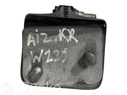 Aizmugurē augšējā vira (eņģe)