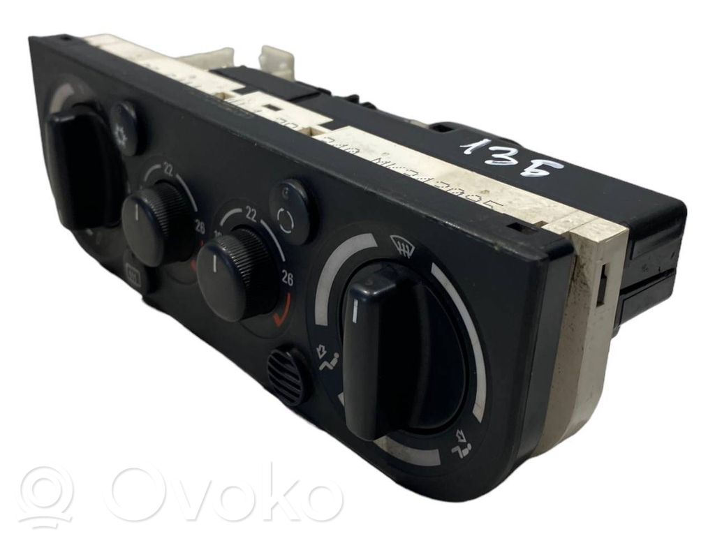 Gaisa kondicioniera / klimata kontroles / salona apsildes vadības bloks (salonā)