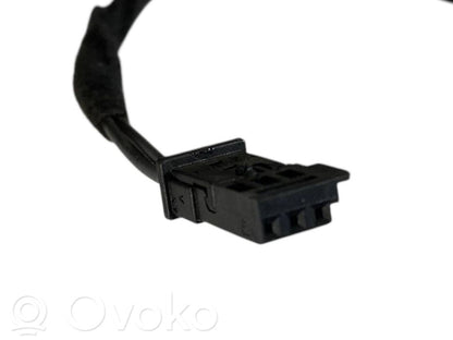 Skaļrunis (-i) priekšējās durvīs