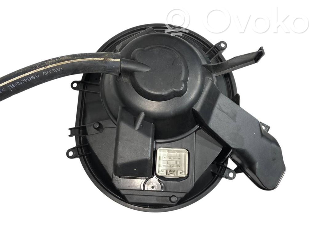 Mazā radiatora ventilators