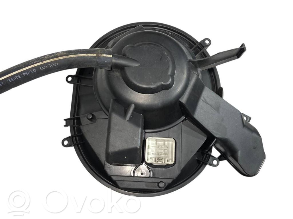Mazā radiatora ventilators