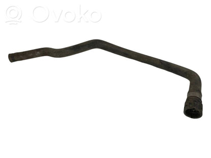 Caurulīte (-es) / šļūtene (-es)