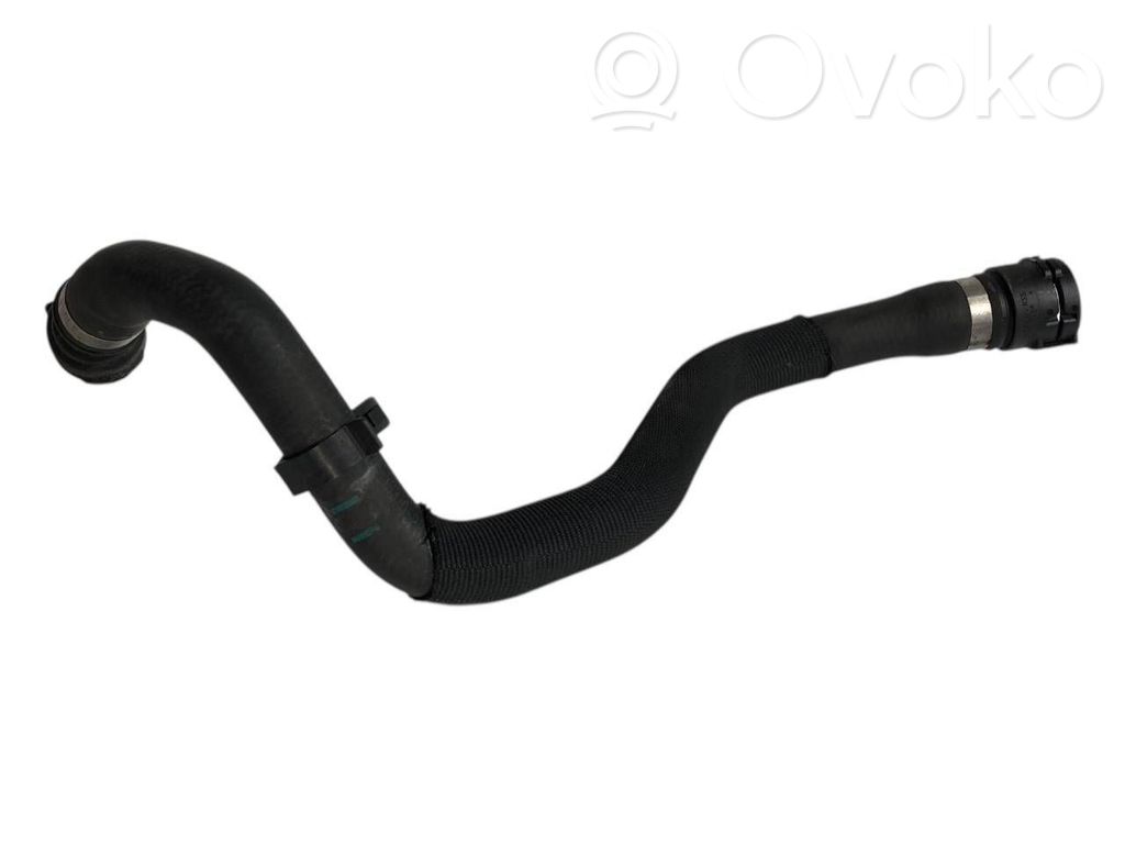 Caurulīte (-es) / šļūtene (-es)