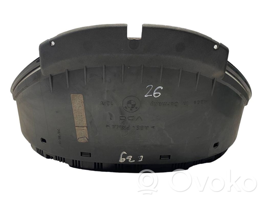 Speedometer (in the instrument panel)