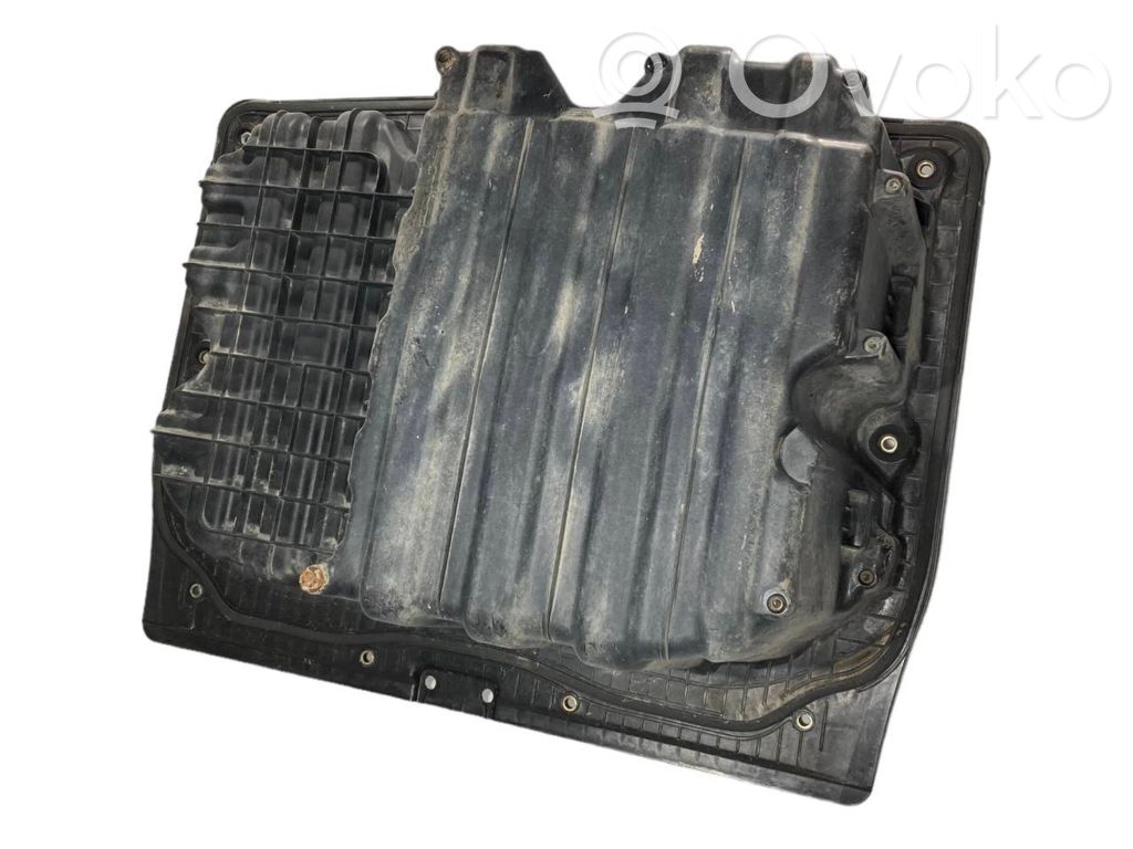 Trunk storage compartment