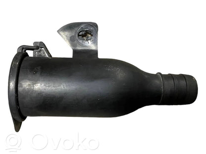 Window fluid reservoir filler pipe