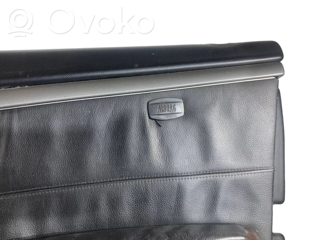 Отделка передней двери