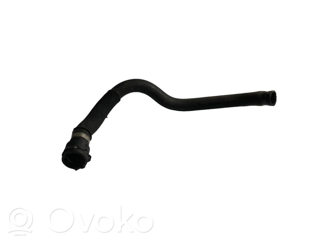 Caurulīte (-es) / šļūtene (-es)