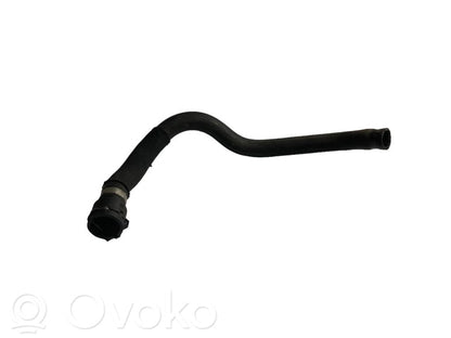 Caurulīte (-es) / šļūtene (-es)