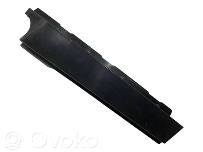 Aizmugurē durvju stikla apdare