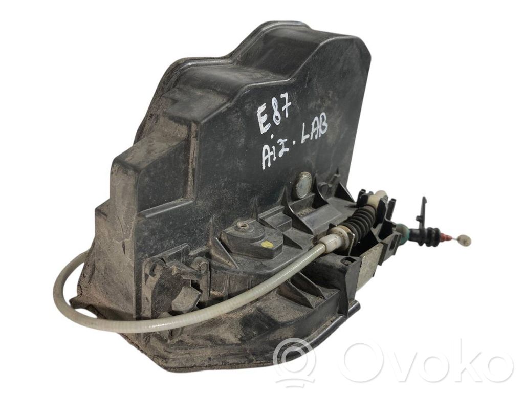 Aizmugurē slēdzene