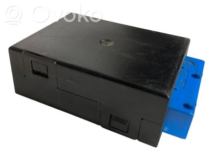 Logu tīrītāju relejs