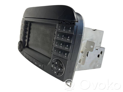 Radio / CD/DVD atskaņotājs / navigācija