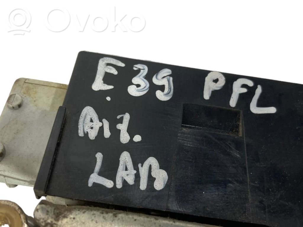 Aizmugurē slēdzene