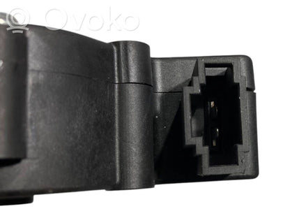 Tailgate latch