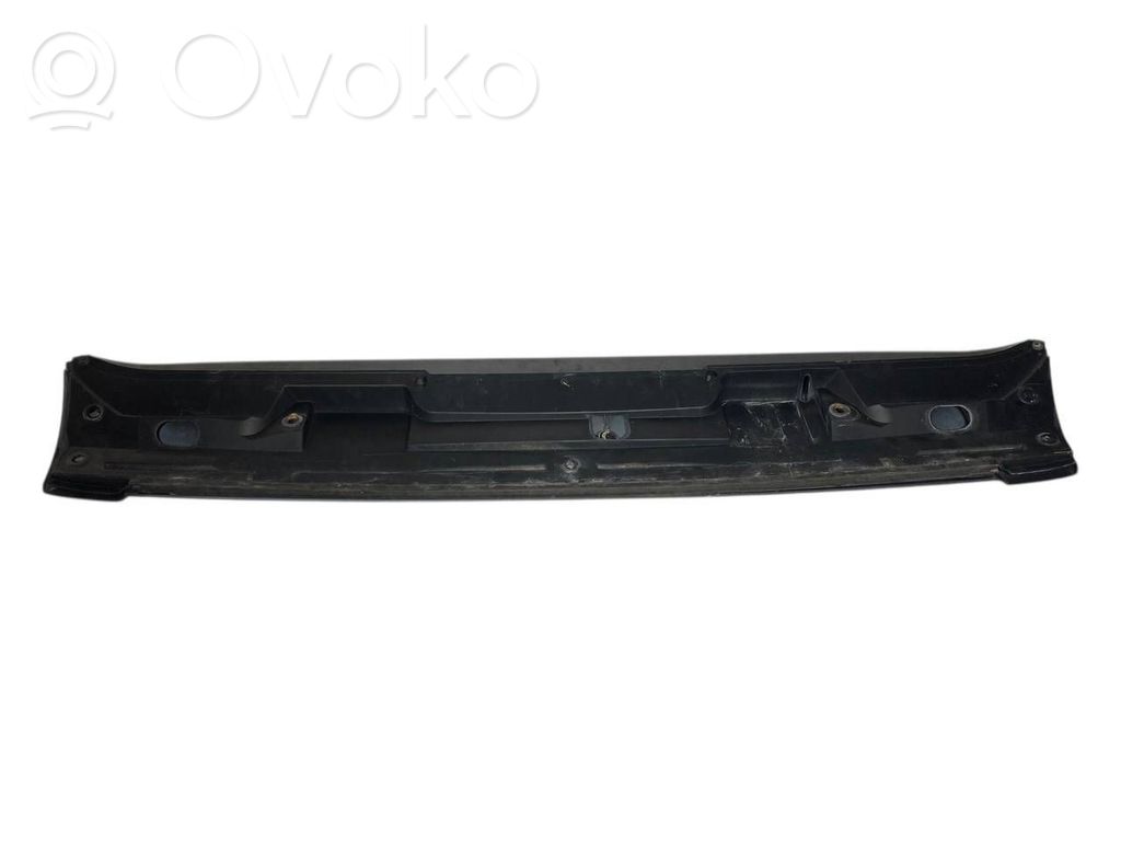 Spoilera aizmugurējais vāks