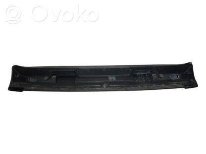 Spoilera aizmugurējais vāks