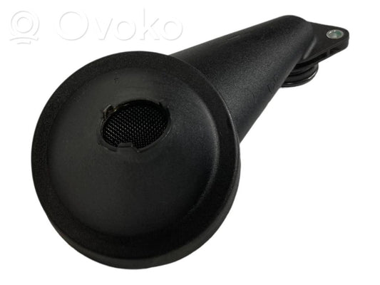 Oil supply pipe (in the crankcase)