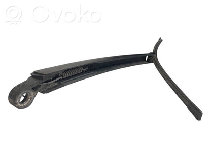 Aizmugurējā loga tīrītāja kājiņa