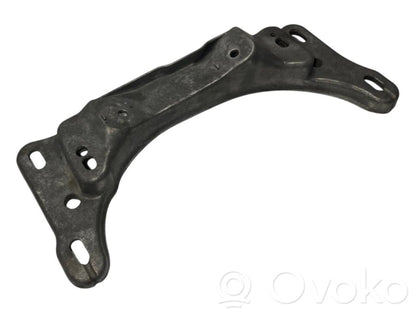 Кронштейн крепления трансмиссии