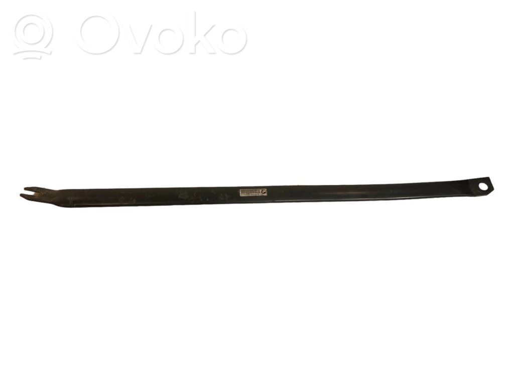 Cita veida dzinēja nodalījuma detaļa