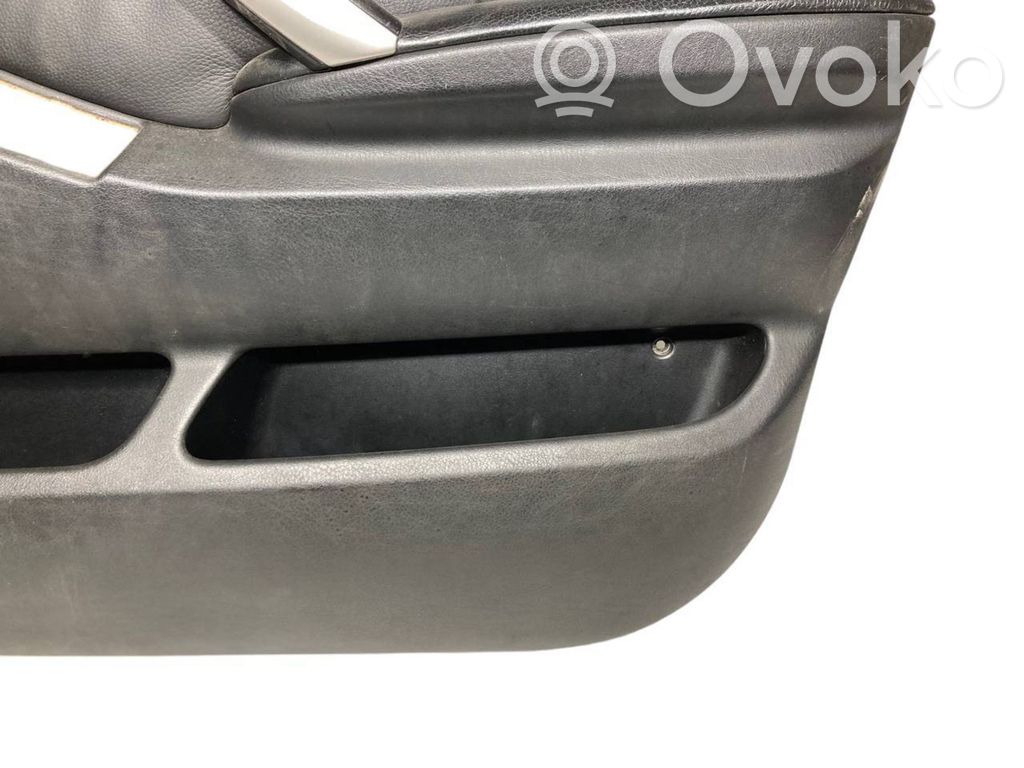 Priekšējo durvju apdare