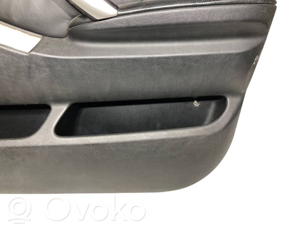 Priekšējo durvju apdare