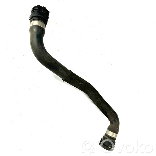 Caurulīte (-es) / šļūtene (-es)