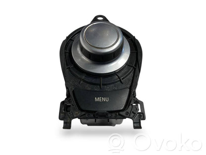 Multimediju kontrolieris