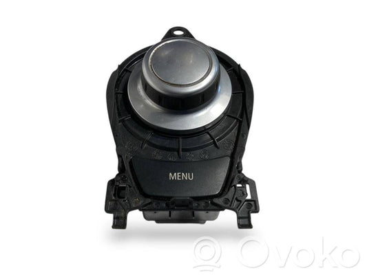 Multimediju kontrolieris