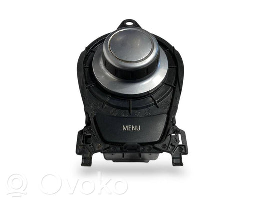 Multimediju kontrolieris