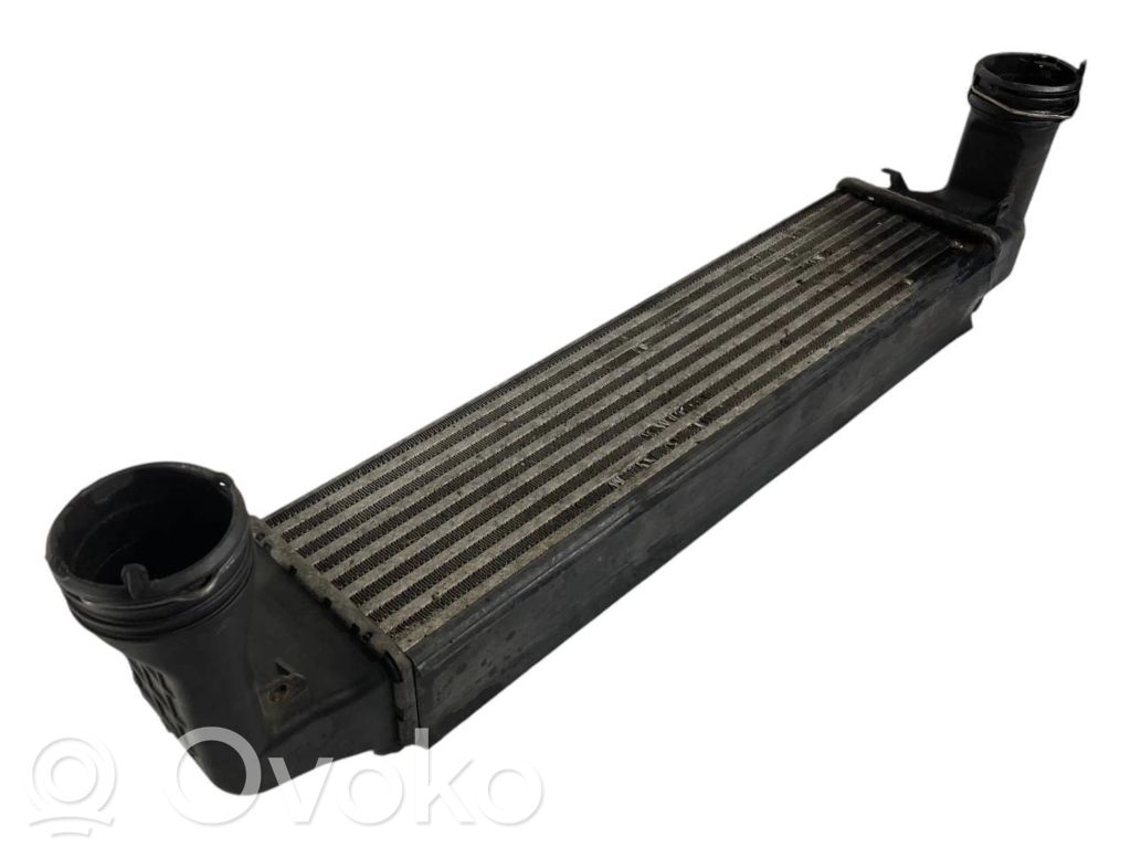 Starpdzesētāja radiators