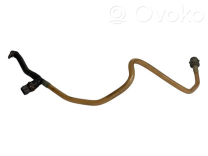 Degvielas caurulīte (-es)