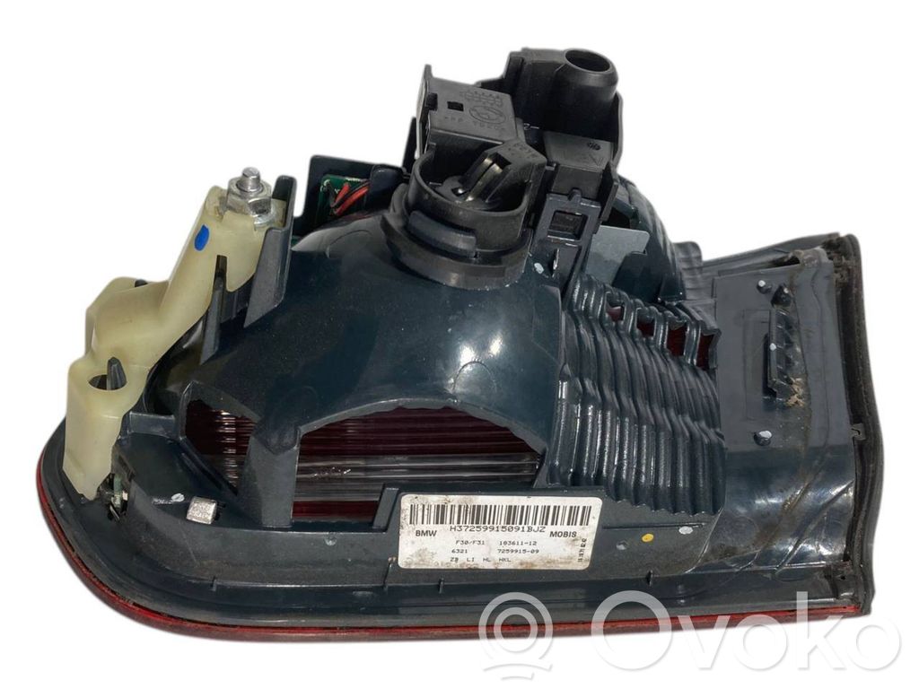 Taillight in the hood