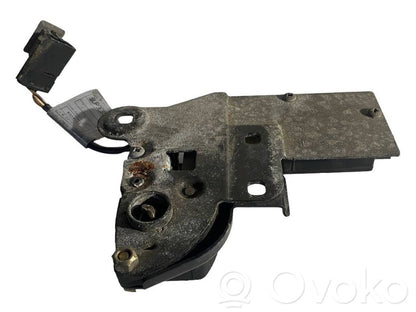 Slēdzene aizmugurējam logam