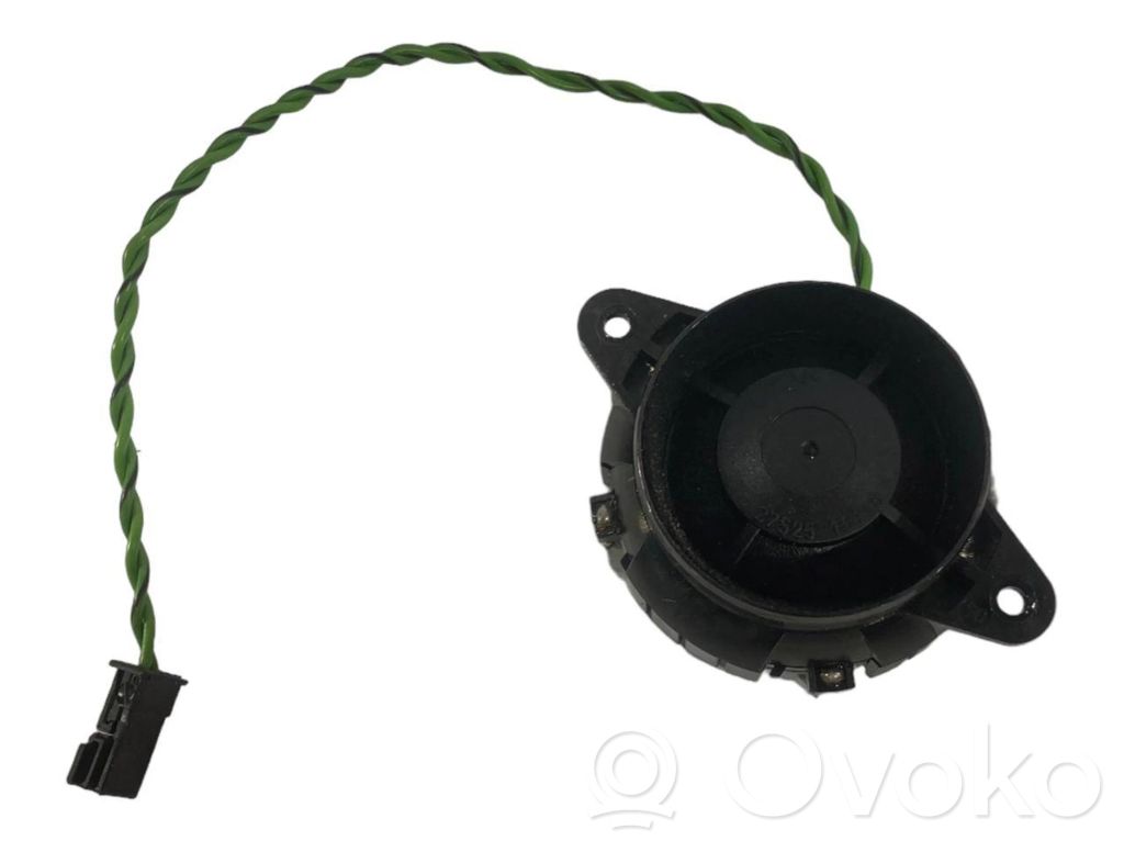 Augsto frekvenču skaļrunis (-i) priekšējās durvīs