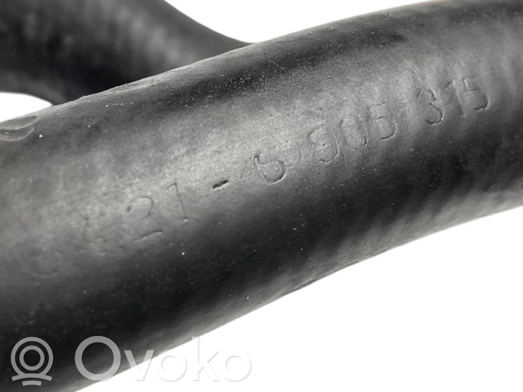 Caurulīte (-es) / šļūtene (-es)