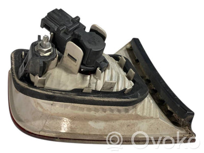 Aizmugurējais lukturis pārsegā