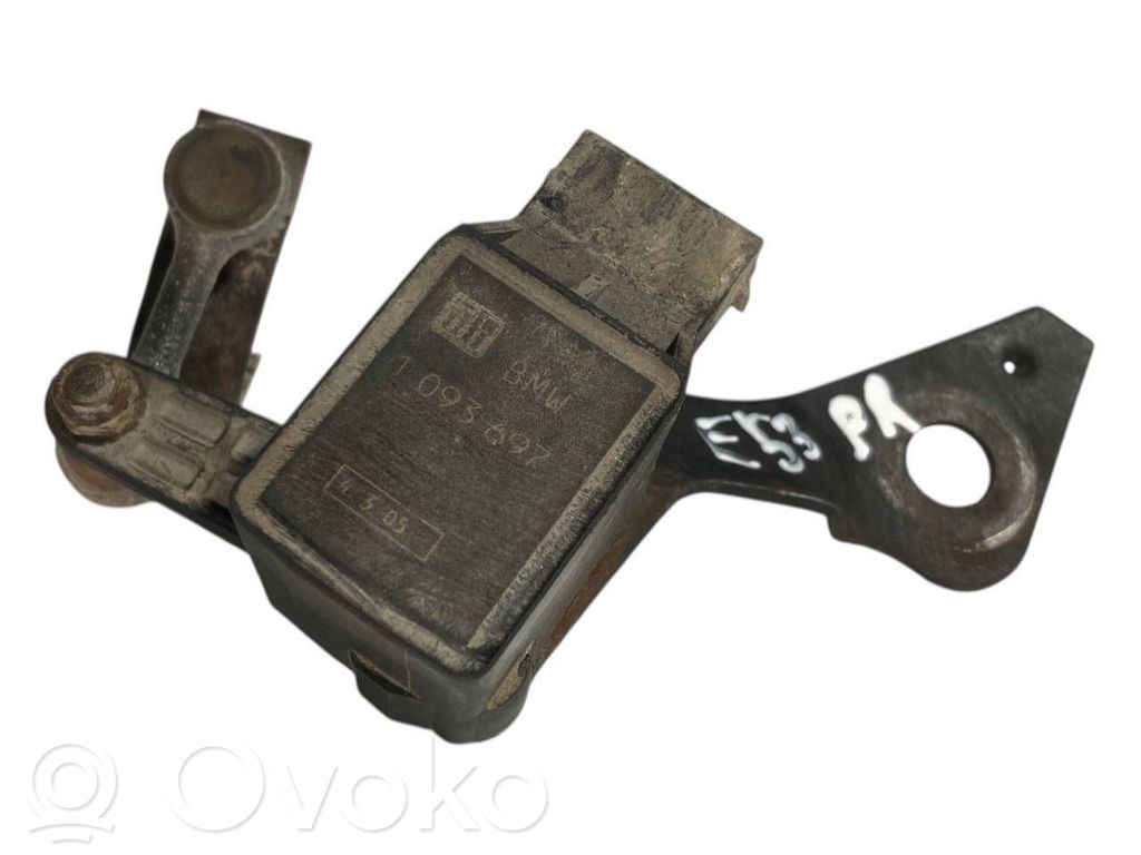 Augstuma sensors (priekšējo lukturu)