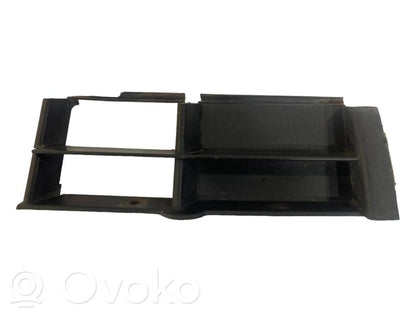 Apakšējais režģis (trīsdaļīgs)