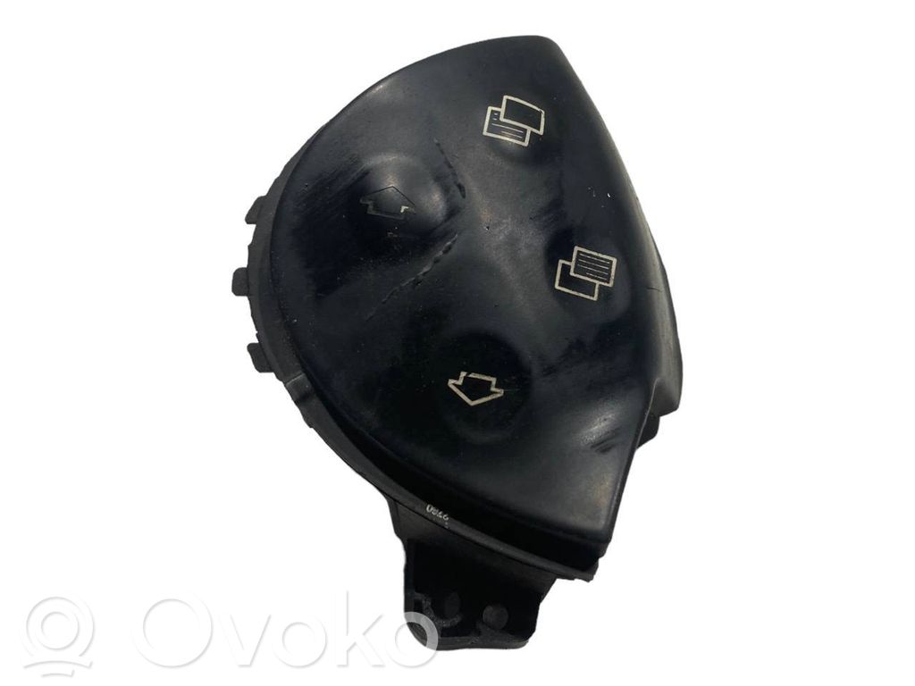 Steering wheel buttons/switches