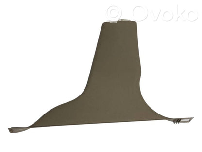 (B) statņa dekoratīvā apdare (apakšdaļa)